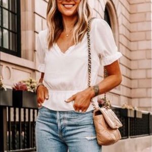 Elle White Swiss Dot Ruffle Trim V-Neck Blouse Size Large EUC